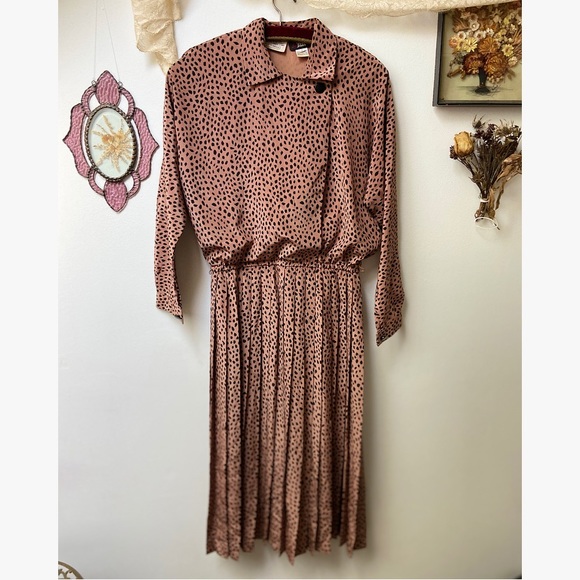 1970’s Spotted & Pleated Secretary Dress